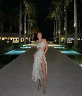 Luana Barrón feet photo thumbnail