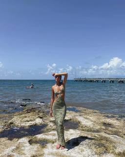 Luana Barrón feet photo thumbnail