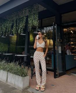 Luana Barrón feet photo thumbnail