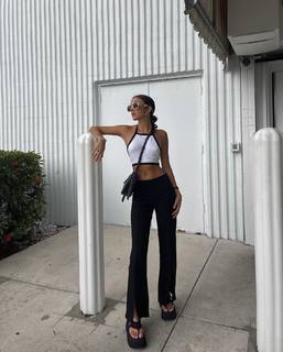 Luana Barrón feet photo thumbnail