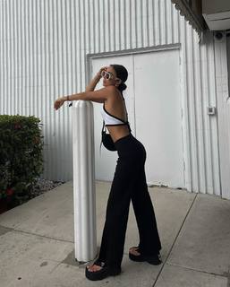 Luana Barrón feet photo thumbnail