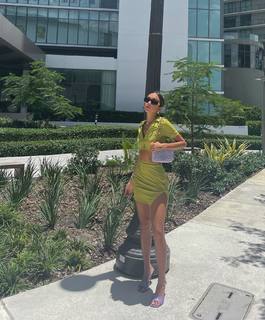 Luana Barrón feet photo thumbnail