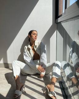 Luana Barrón feet photo thumbnail