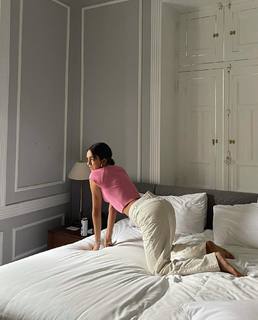 Luana Barrón feet photo thumbnail