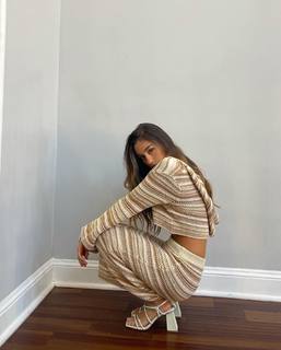 Luana Barrón feet photo thumbnail