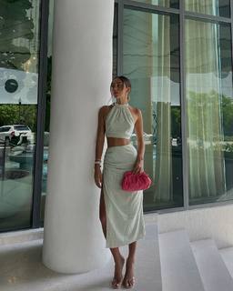 Luana Barrón feet photo thumbnail