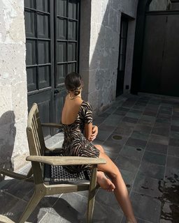 Luana Barrón feet photo thumbnail