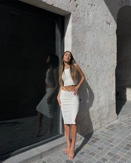 Luana Barrón feet photo thumbnail