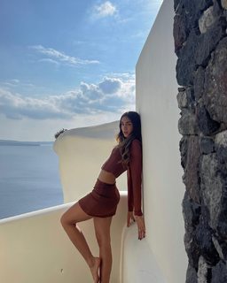 Luana Barrón feet photo thumbnail