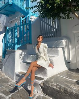 Luana Barrón feet photo thumbnail