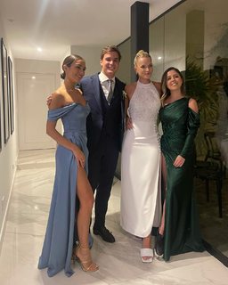 Luana Barrón feet photo thumbnail