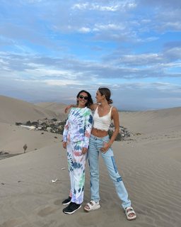 Luana Barrón feet photo thumbnail