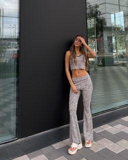 Luana Barrón feet photo thumbnail