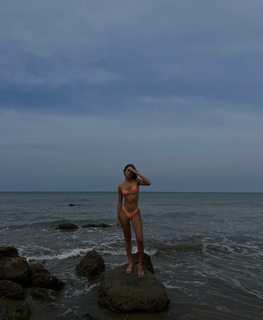 Luana Barrón feet photo thumbnail