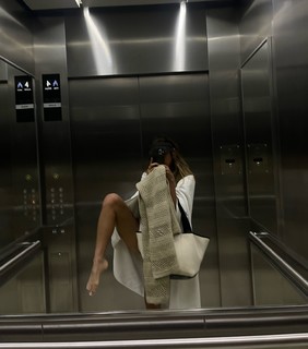 Luana Barrón feet photo thumbnail