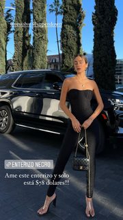 Luana Barrón feet photo thumbnail