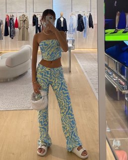 Luana Barrón feet photo thumbnail