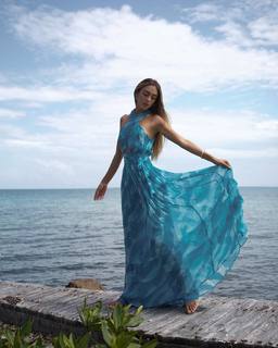 Luana Barrón feet photo thumbnail