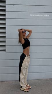 Luana Barrón feet photo thumbnail