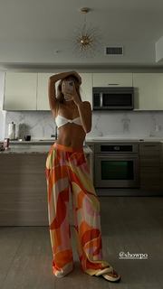 Luana Barrón feet photo thumbnail