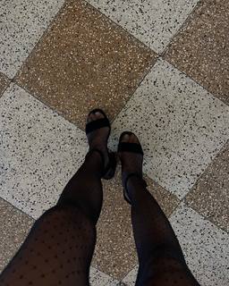 Luana Barrón feet photo thumbnail