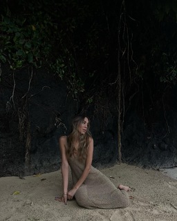 Luana Barrón feet photo thumbnail