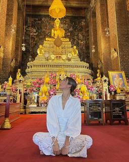 Luana Barrón feet photo thumbnail