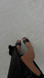 Luana Barrón feet photo thumbnail