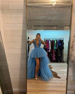 Luana Barrón feet photo thumbnail