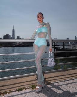 Luana Barrón feet photo thumbnail