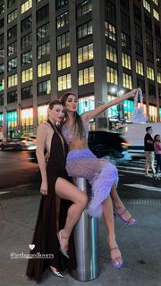 Luana Barrón feet photo thumbnail