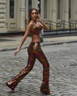 Luana Barrón feet photo thumbnail