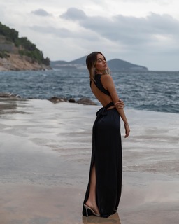 Luana Barrón feet photo thumbnail