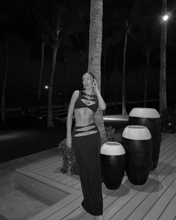 Luana Barrón feet photo thumbnail