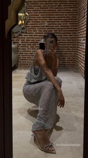 Luana Barrón feet photo thumbnail