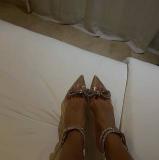 Luana Barrón feet photo thumbnail