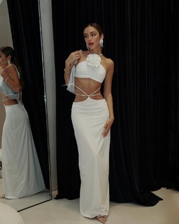 Luana Barrón feet photo thumbnail