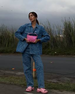 Luana Barrón feet photo thumbnail