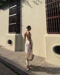 Luana Barrón feet photo thumbnail