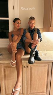 Luana Barrón feet photo thumbnail