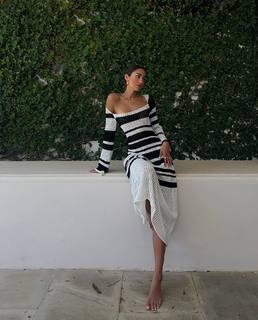 Luana Barrón feet photo thumbnail