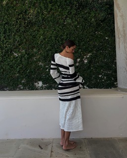 Luana Barrón feet photo thumbnail