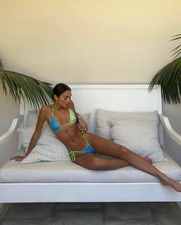 Luana Barrón feet photo thumbnail