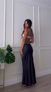 Luana Barrón feet photo thumbnail