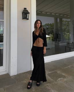 Luana Barrón feet photo thumbnail