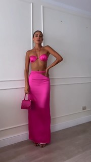 Luana Barrón feet photo thumbnail