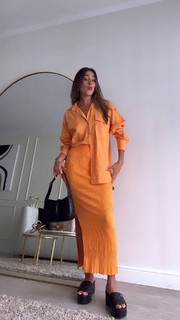 Luana Barrón feet photo thumbnail