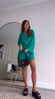 Luana Barrón feet photo thumbnail