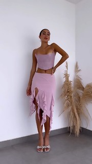 Luana Barrón feet photo thumbnail