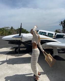 Luana Barrón feet photo thumbnail